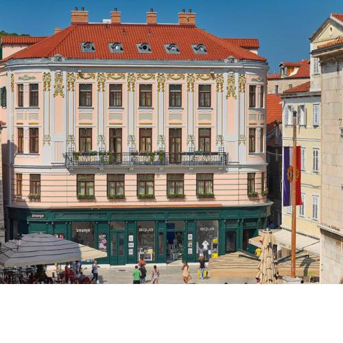 Royal Piazza