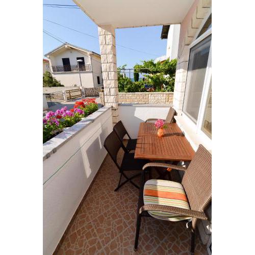 Sandy beach apartments Nin