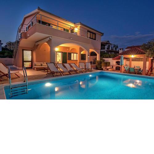 Sea Flower Beachfront Villa