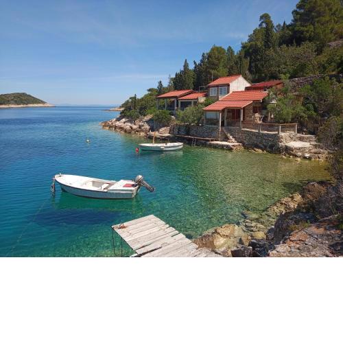 Sea side house for two in a wilderness