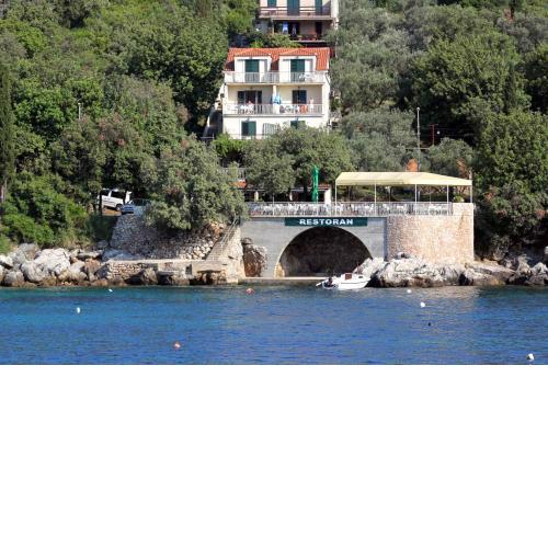 Seaside apartments with a swimming pool Molunat, Dubrovnik - 3544