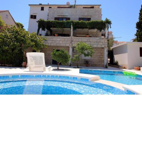 Seaside apartments with a swimming pool Sutivan, Brac - 15502