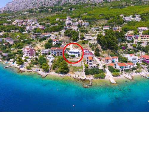 Seaside apartments with a swimming pool Zavode, Omis - 1021
