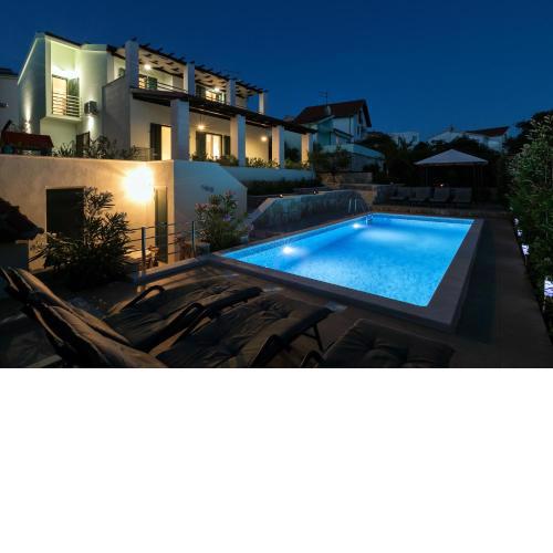Seaside family friendly house with a swimming pool Razanj, Rogoznica - 13738
