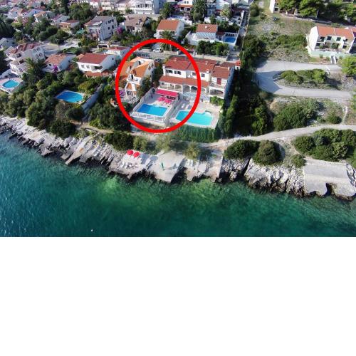 Seaside family friendly house with a swimming pool Seget Vranjica, Trogir - 10336
