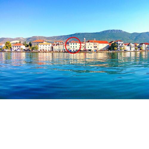Seaside holiday house Kastel Stari, Kastela - 16617