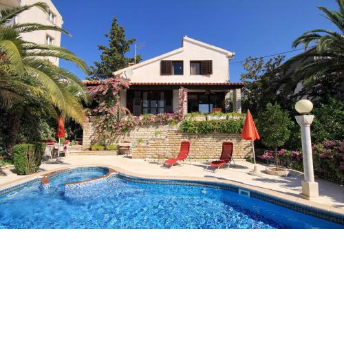Seaside house with a swimming pool Seget Vranjica, Trogir - 4329