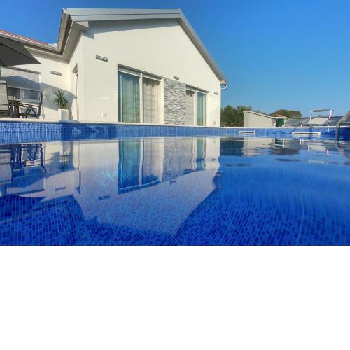 Seaside luxury villa with a swimming pool Privlaka, Zadar - 18508