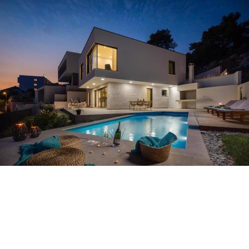 Seaside luxury villa with a swimming pool Zaostrog, Makarska - 19037