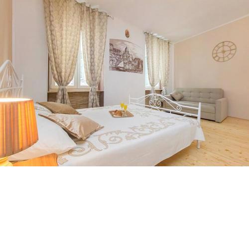 Sibenik Antique Studio Apartment - old town