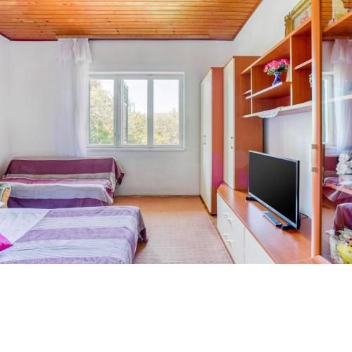 Simplistic Apartment in ibenik near Sea Beach