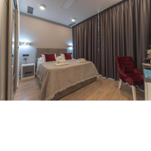 Sky & Sun Luxury Rooms with private parking in the garage