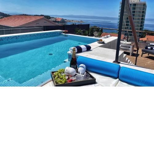 Skypool Suite 77 with private pool