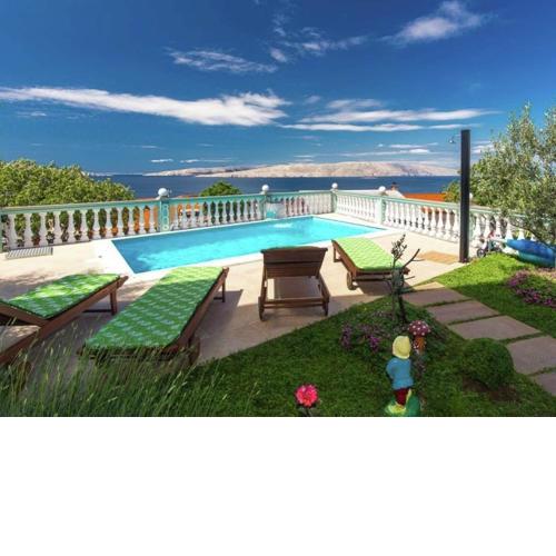 Spacious Apartment in Senj with Swimming Pool