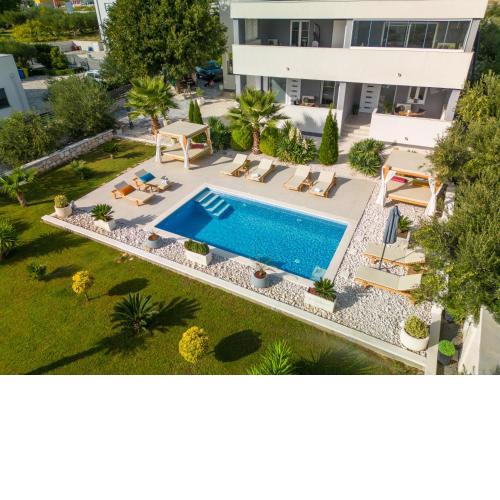 Spacious apartment with jacuzzi