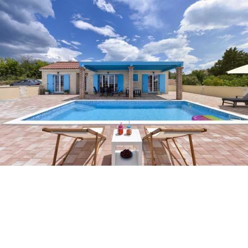 Stone villa Jurenda with pool