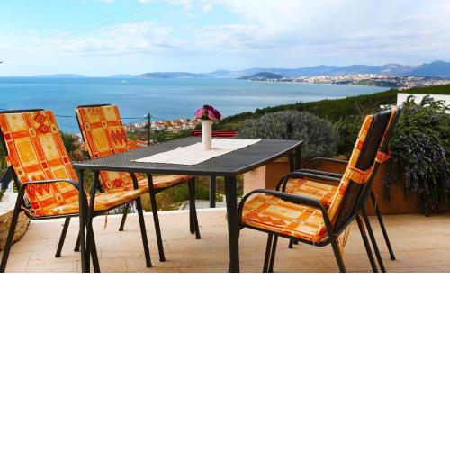 Strandnahe Ferienwohnung mit Terrasse - a81336