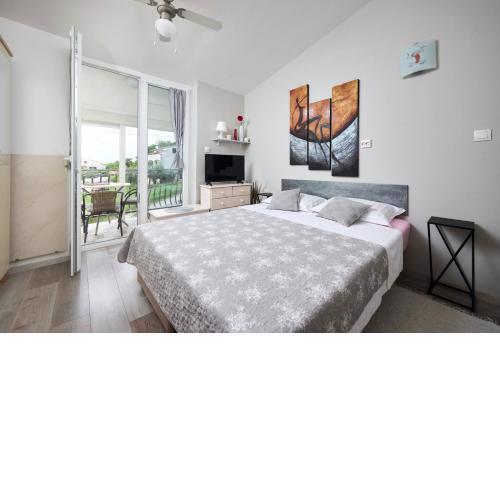 Studio Apartment Davorka