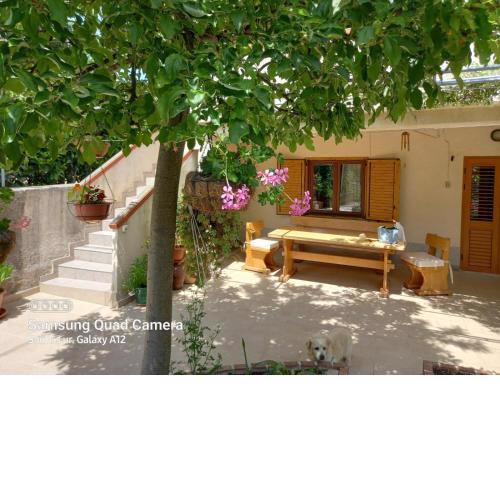 Studio apartment in Nerezine with balcony, air conditioning, WiFi, washing machine (4827-4)