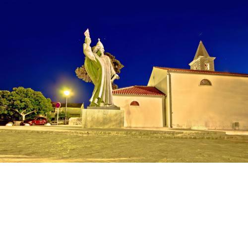 Studio Apartment in Nin with Balcony, Air Conditioning, Wi-Fi (3718-2)