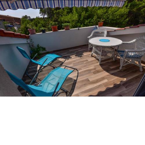 Studio Apartment in Vir with Terrace, Air Conditioning, Wi-Fi, Washing Machine (4781-1)