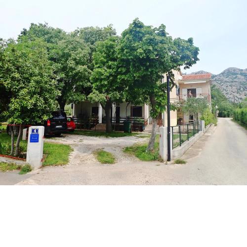 Studio apartments Kiwi-near Paklenica NP
