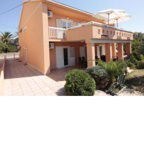 Studios & Rooms Fiesta