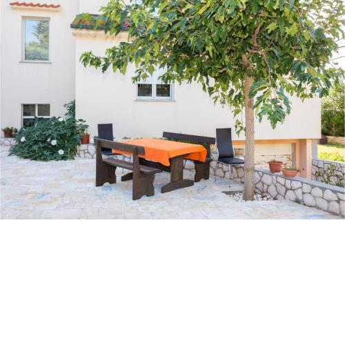 Stunning Apartment In Barbat With Wifi