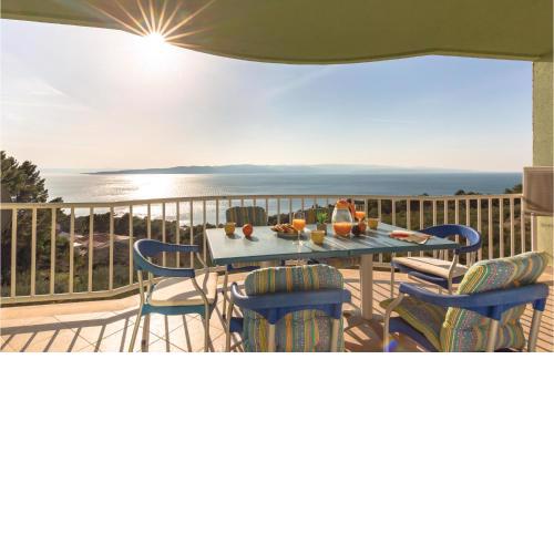 Stunning Apartment In Brela With Wifi