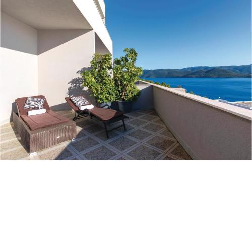 Stunning Apartment In Klek With House Sea View