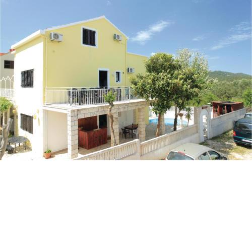 Stunning Apartment In Korcula With 6 Bedrooms, Wifi And Outdoor Swimming Pool