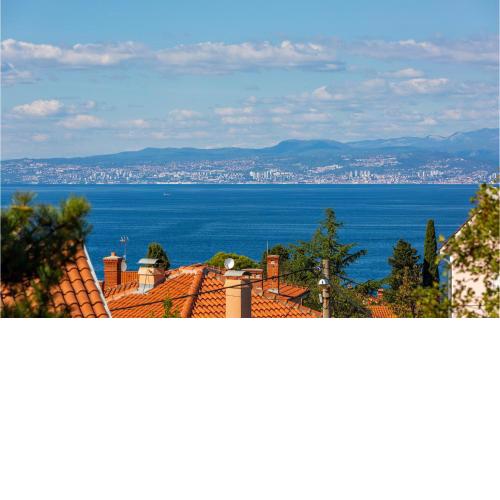 Stunning Apartment In Malinska With Kitchen