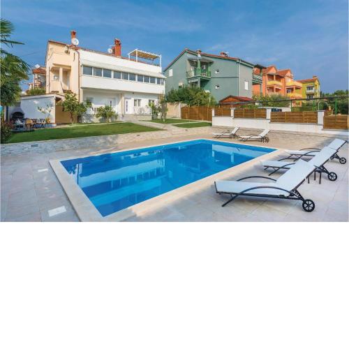 Stunning Apartment In Novigrad With Wifi