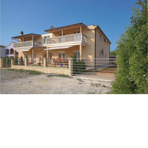 Stunning Apartment In Pula With Wifi