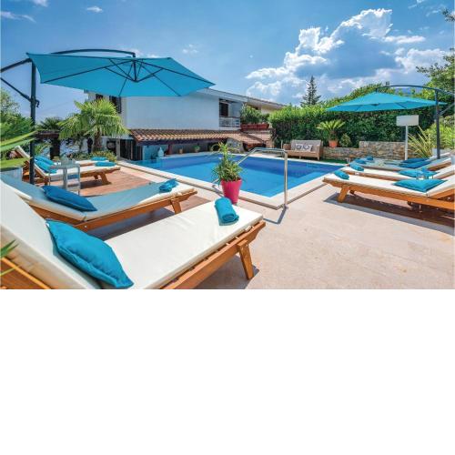 Stunning Home In Icici With Outdoor Swimming Pool