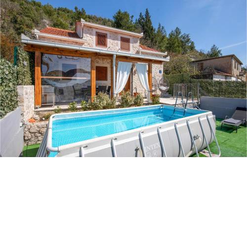 Stunning Home In Mliniste With Wifi