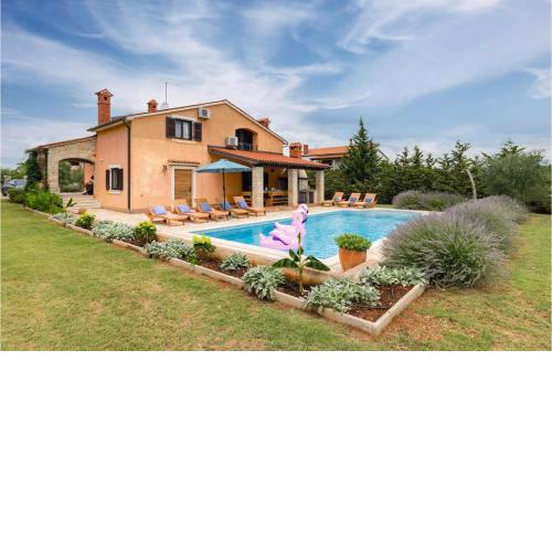 Stunning Home In Pula With Outdoor Swimming Pool