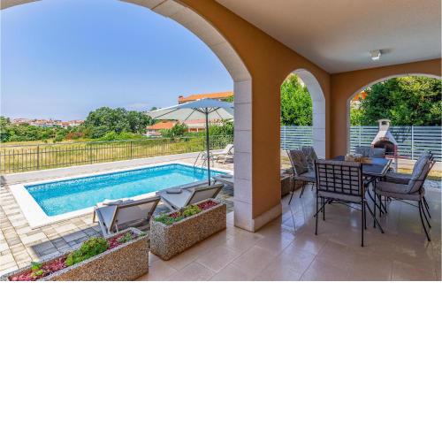 Stunning Home In Pula With Outdoor Swimming Pool
