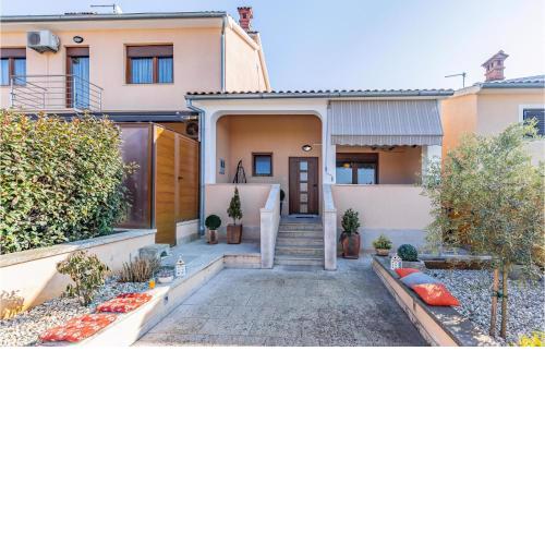 Stunning Home In Pula With Wifi