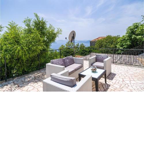 Stunning Home In Slano With Wifi