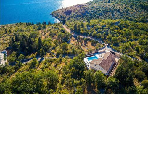 Stunning Home In Starigrad Paklenica With Wifi