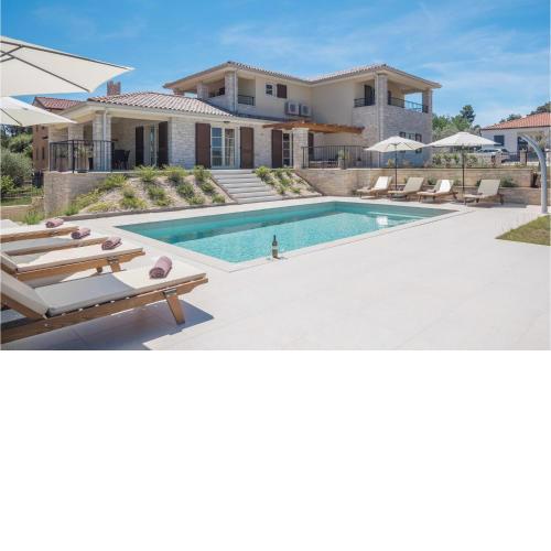 Stunning Home In Umag With Wifi
