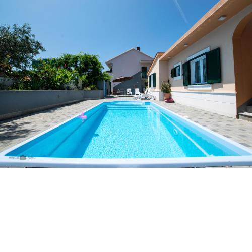 Summer rental house "Kava"