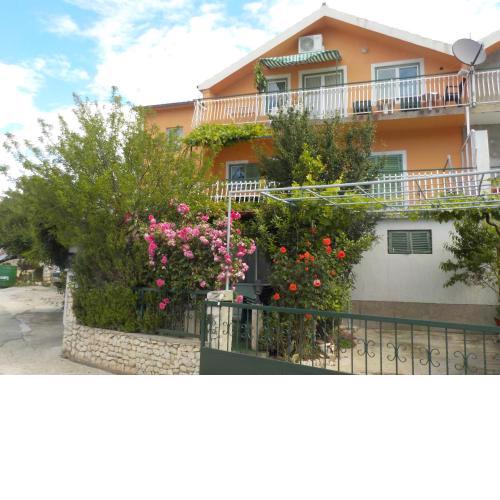 Svetin Apartments
