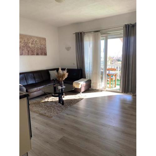 Three bedroom apartment between Trogir and Split