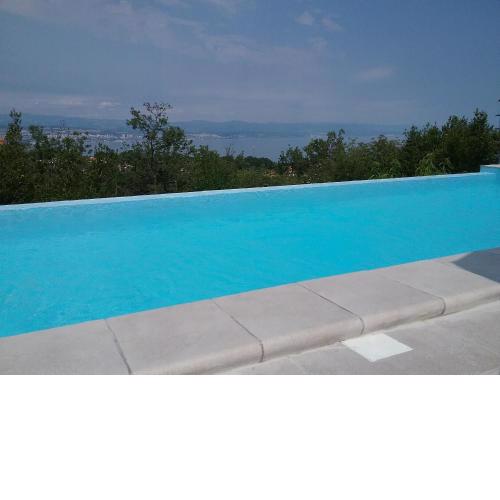Tranquity Studio Apartment Ika