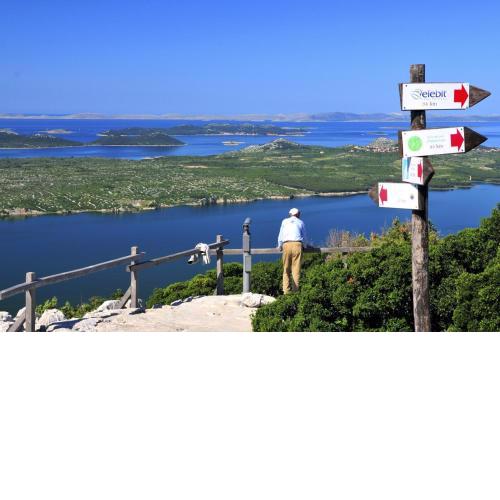 Vacation Apartment in Pakoštane with terrace, WiFi, washing machine (3539-4)