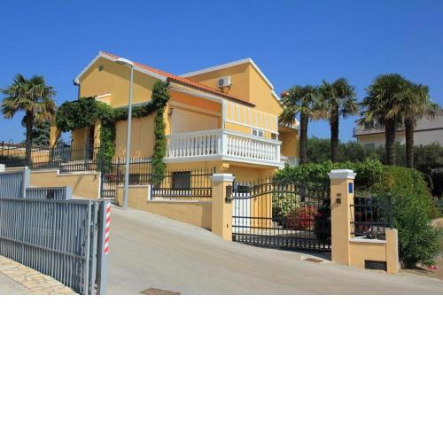 Vila Rojana