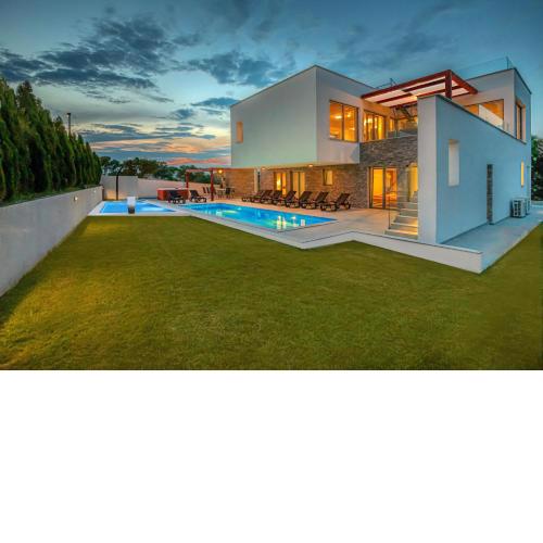 Villa am Meer mit Pool & Kinderpool - Leon's Holiday Homes