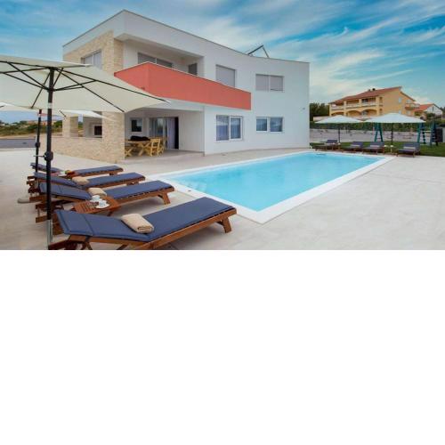 Villa Amfora with heated pool, wellness and tennis
